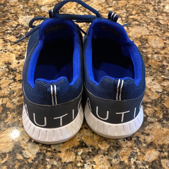 Boys Nautica Sneakers Size 5 - Picture 4 of 7